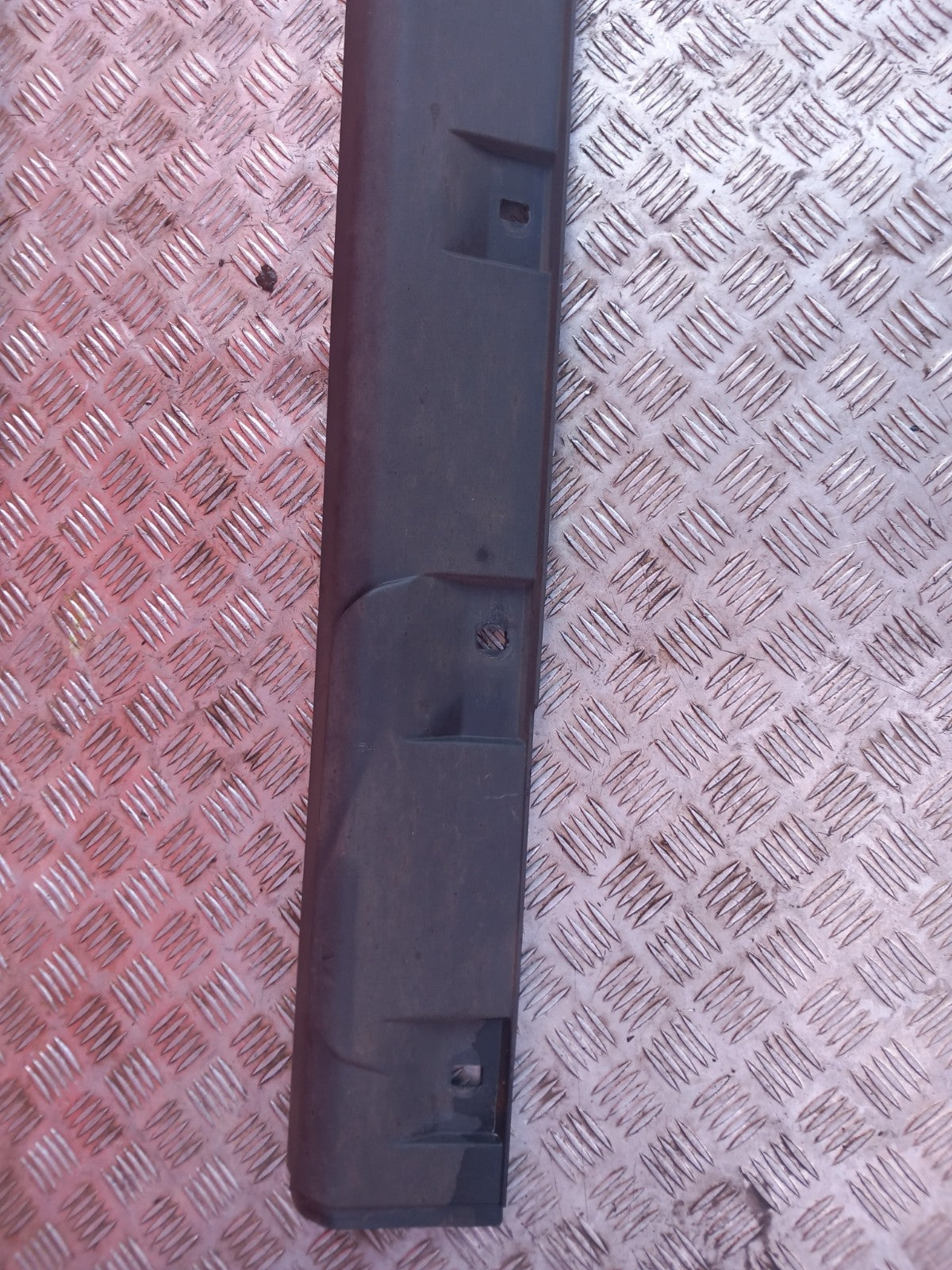 2024 Dacia Jogger Left Side Skirt 764192055R Warranty A391 - Image 2