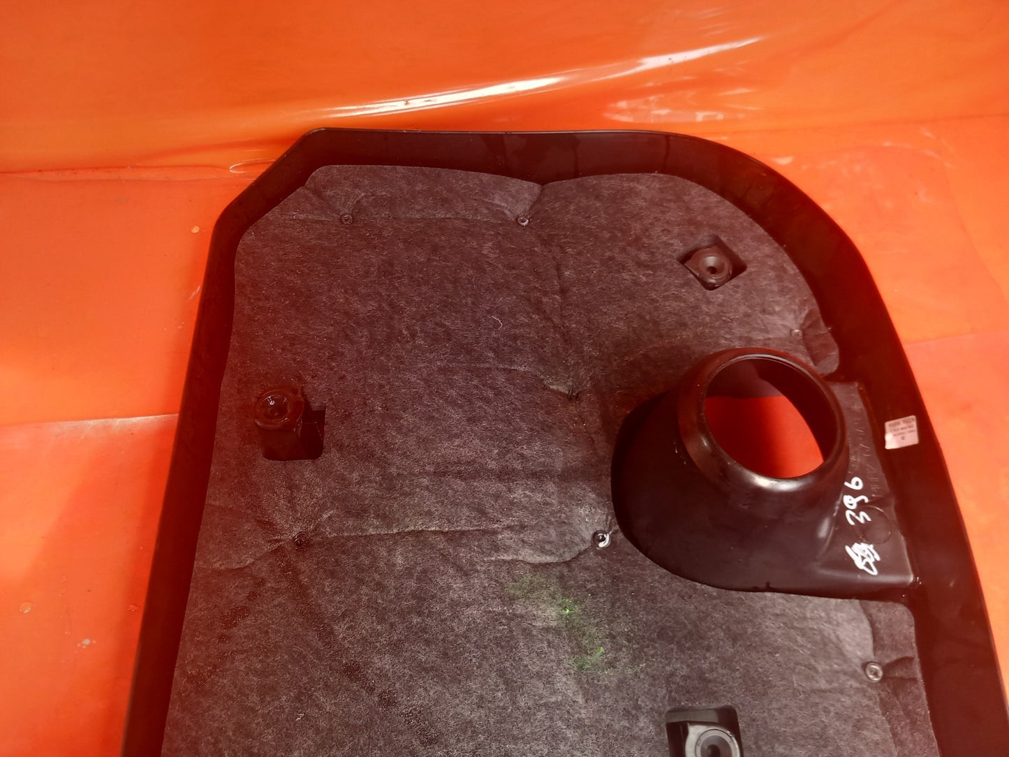 2025 Land Rover Defender L663 3.0 Diesel Engine Cover M8B2-6A949-BD A396 - Image 12