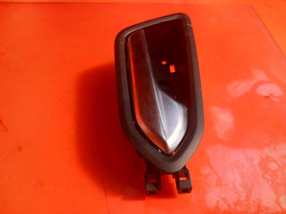 Renault Captur 1.6 Petrol 2023 Front Right Interior Door Handle 826721378R A392 - Image 4