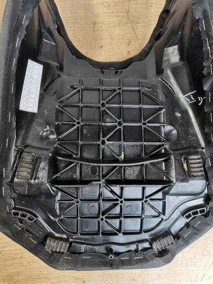 ✅KTM 125 Duke Petrol 2019 Front Rider Seat + Warranty A135 - Image 4