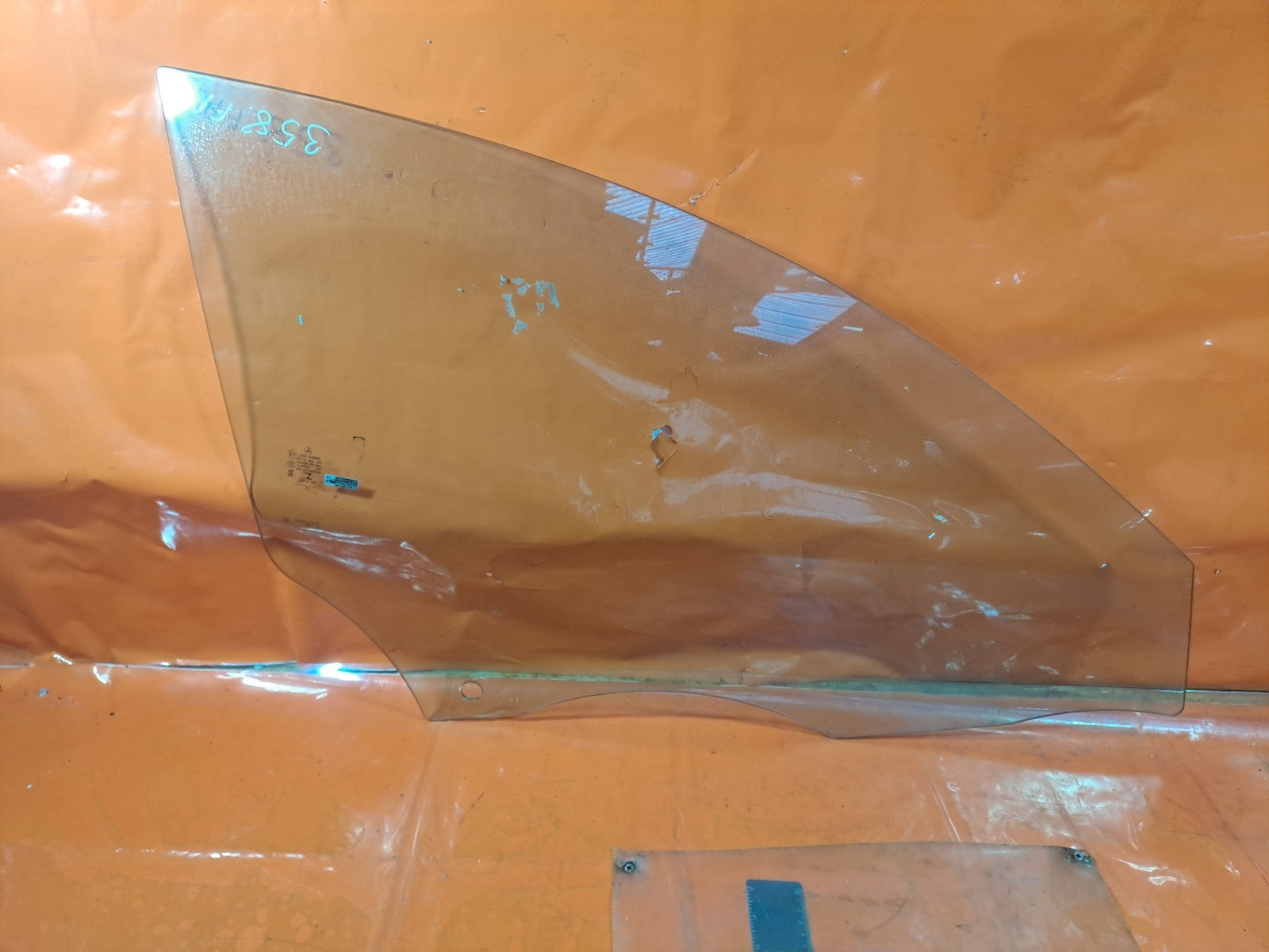 ✅2021 MERCEDES CLA C118 AMG LINE FRONT RIGHT DOOR GLASS A1187250200 A358 - Image 1