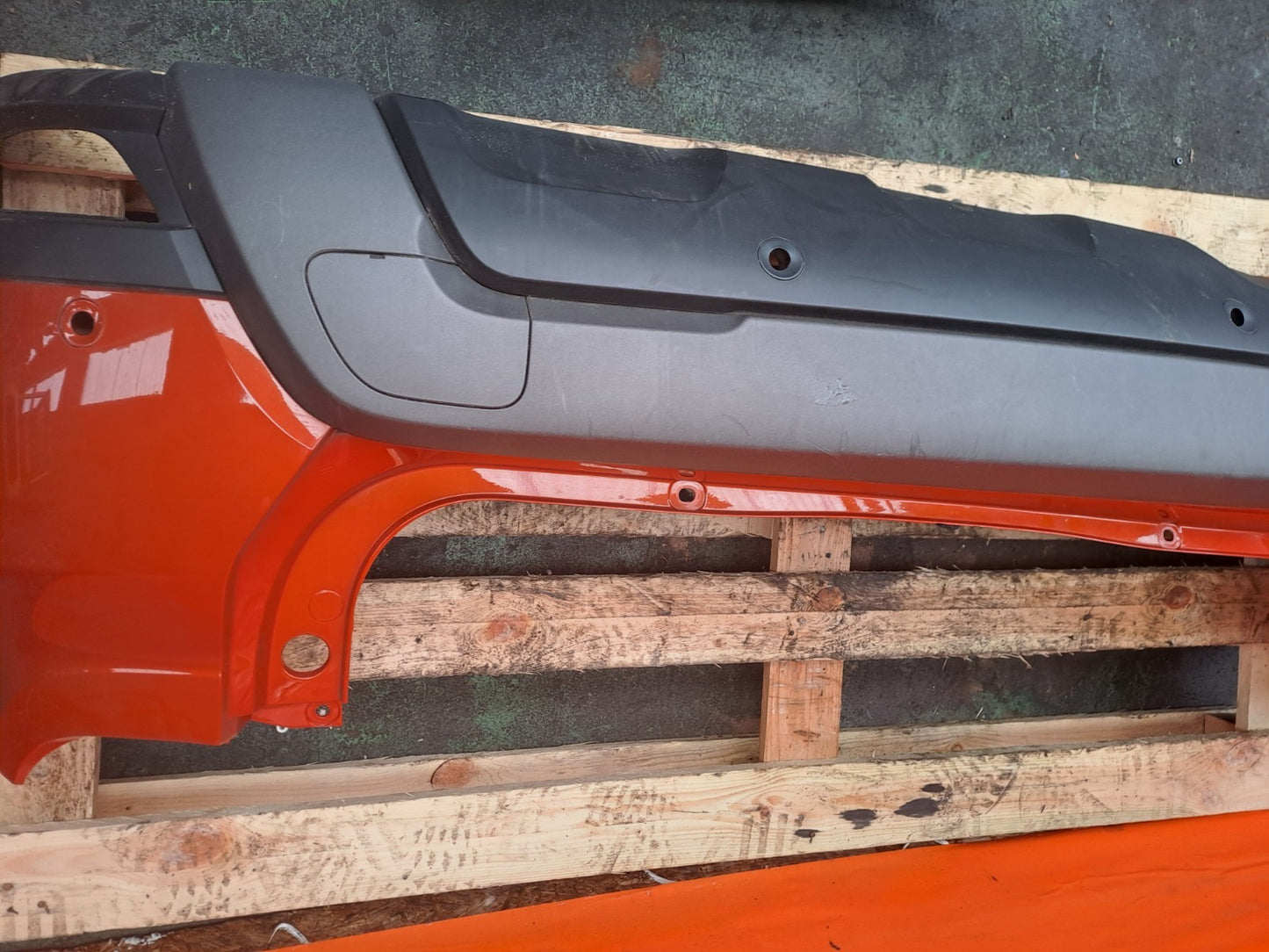 ✅2024 Dacia Duster Journey Rear Bumper Orange + Warranty A364 - Image 5