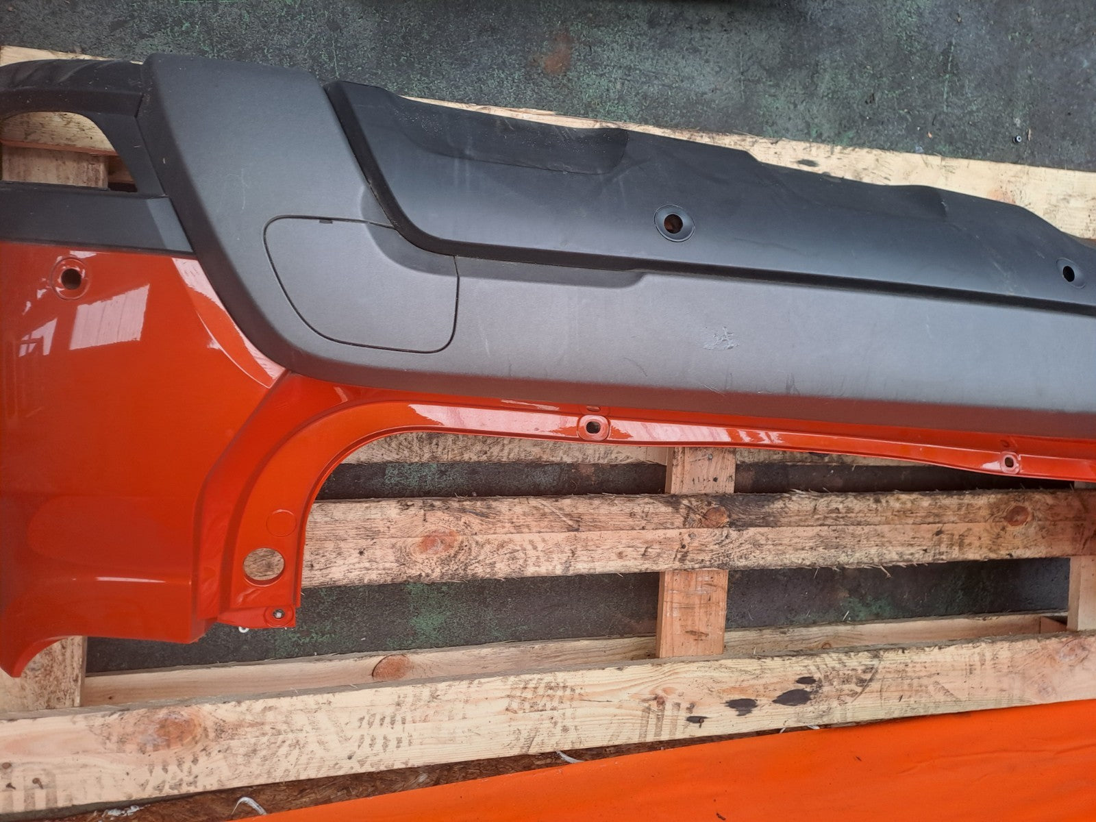 ✅2024 Dacia Duster Journey Rear Bumper Orange + Warranty A364 - Image 5