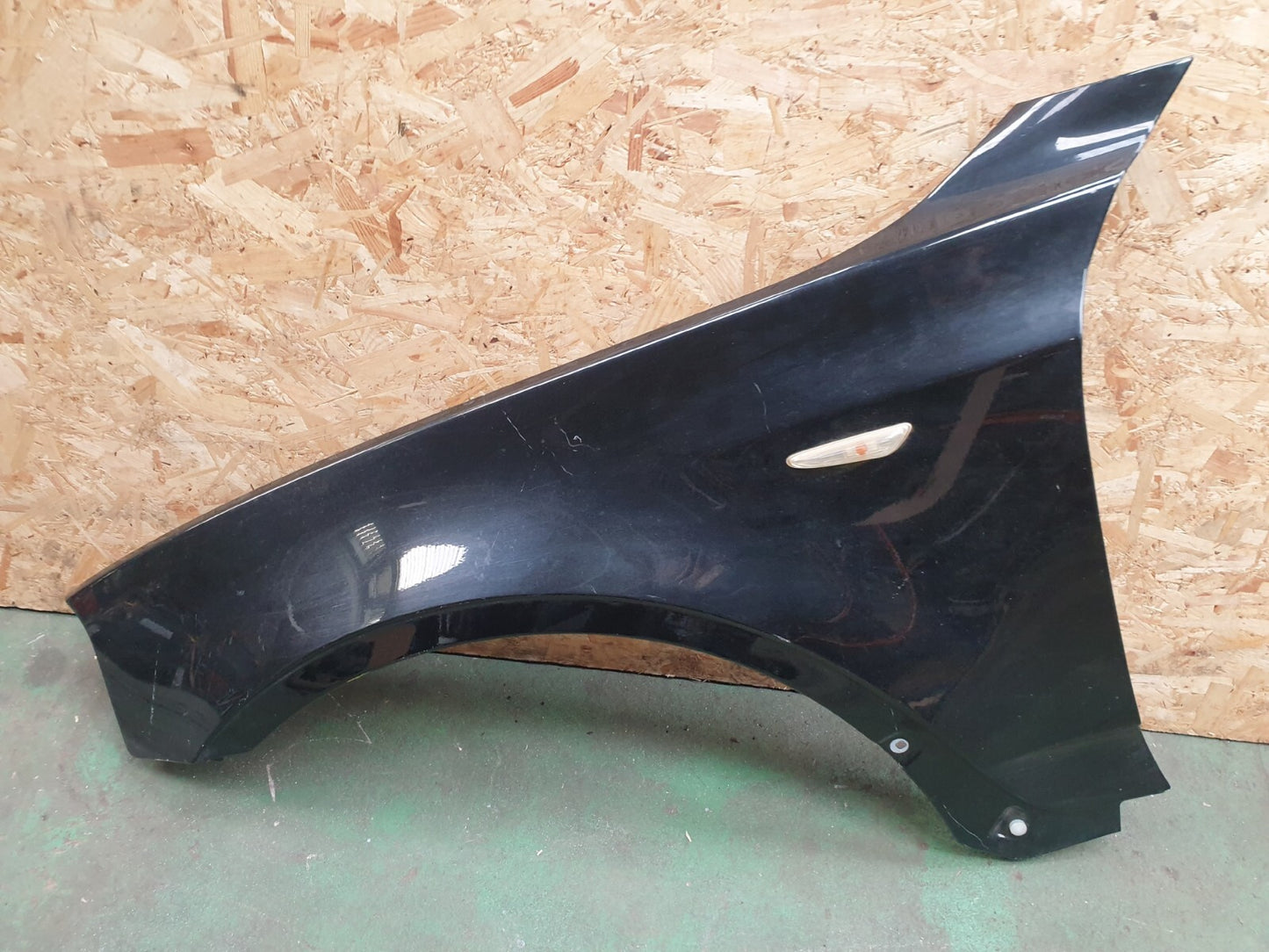 BMW X3 WING FRONT LEFT PASSENGER SIDE WING 2004  X00 - Image 1