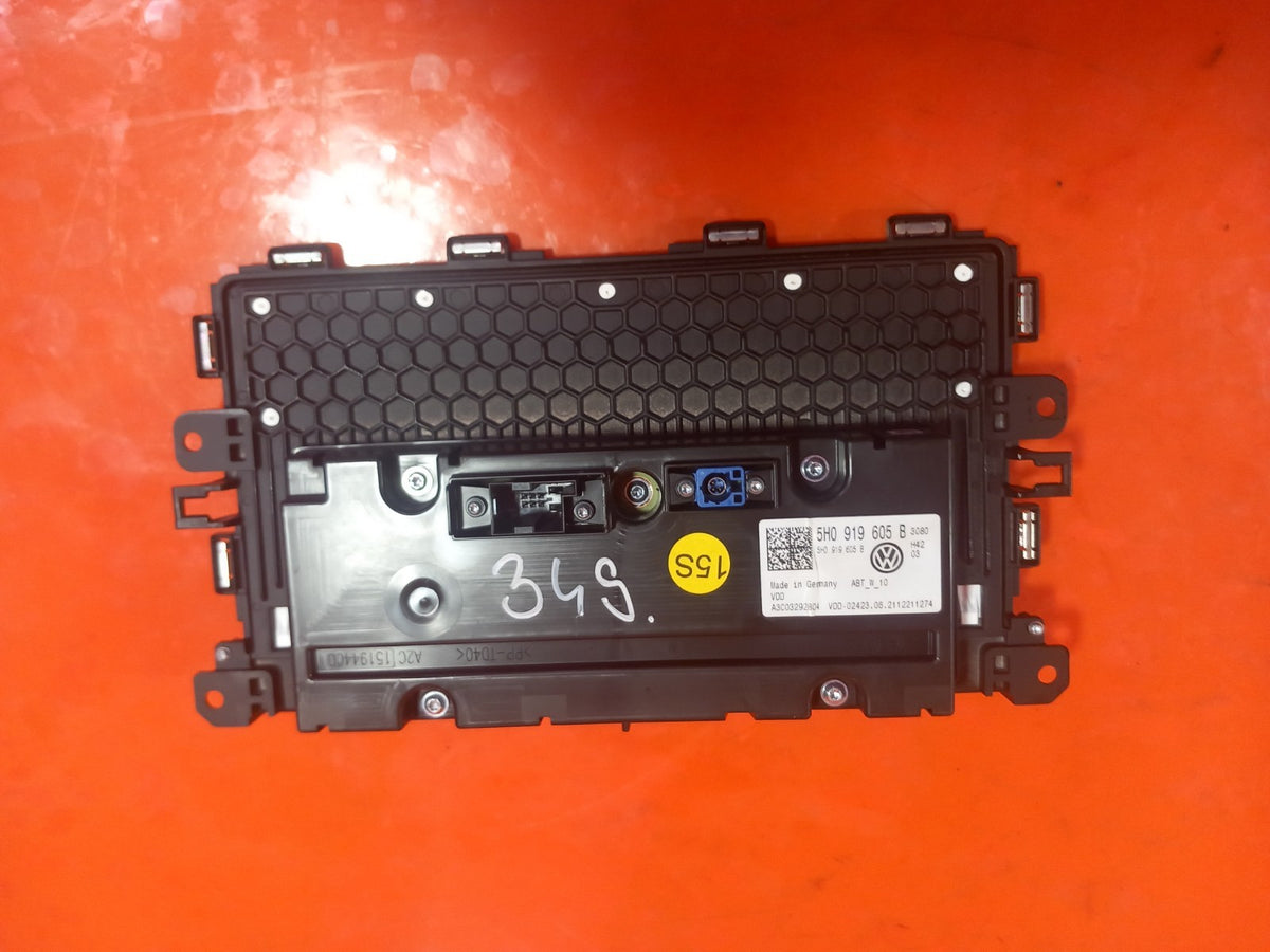 VW Golf R-Line MK8 1.5 Petrol 2021 Sat Nav Multimedia Display Screen A349 - Image 8