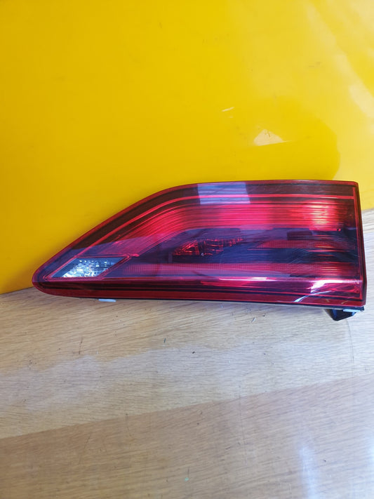 ✅2021 VW GOLF MK8 1.5TSI REAR LEFT INNER TAIL LIGHT 5H0945093D + WARRANTY A170 - Image 1