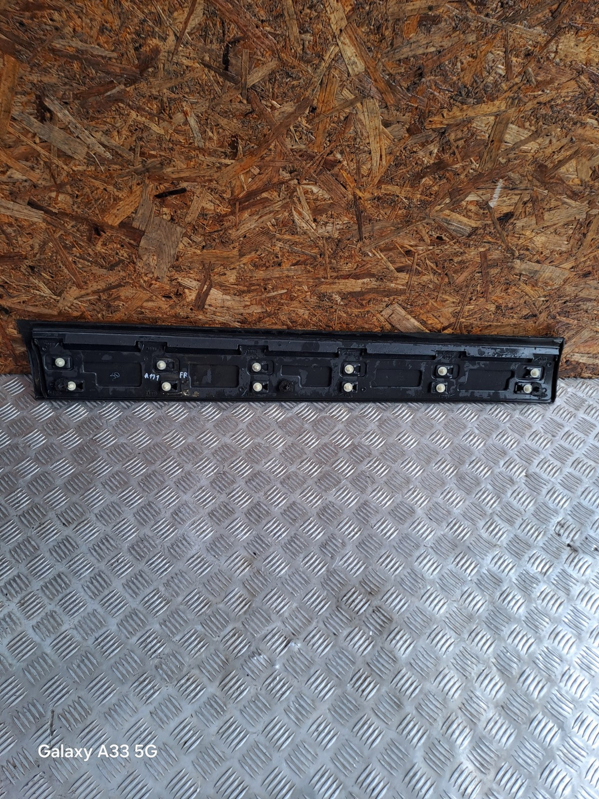 ✅Land Rover Discovery Sport Se Tech Td4 2.0 D 2016 FRONT RIGHT DOOR MOULDING - Image 8