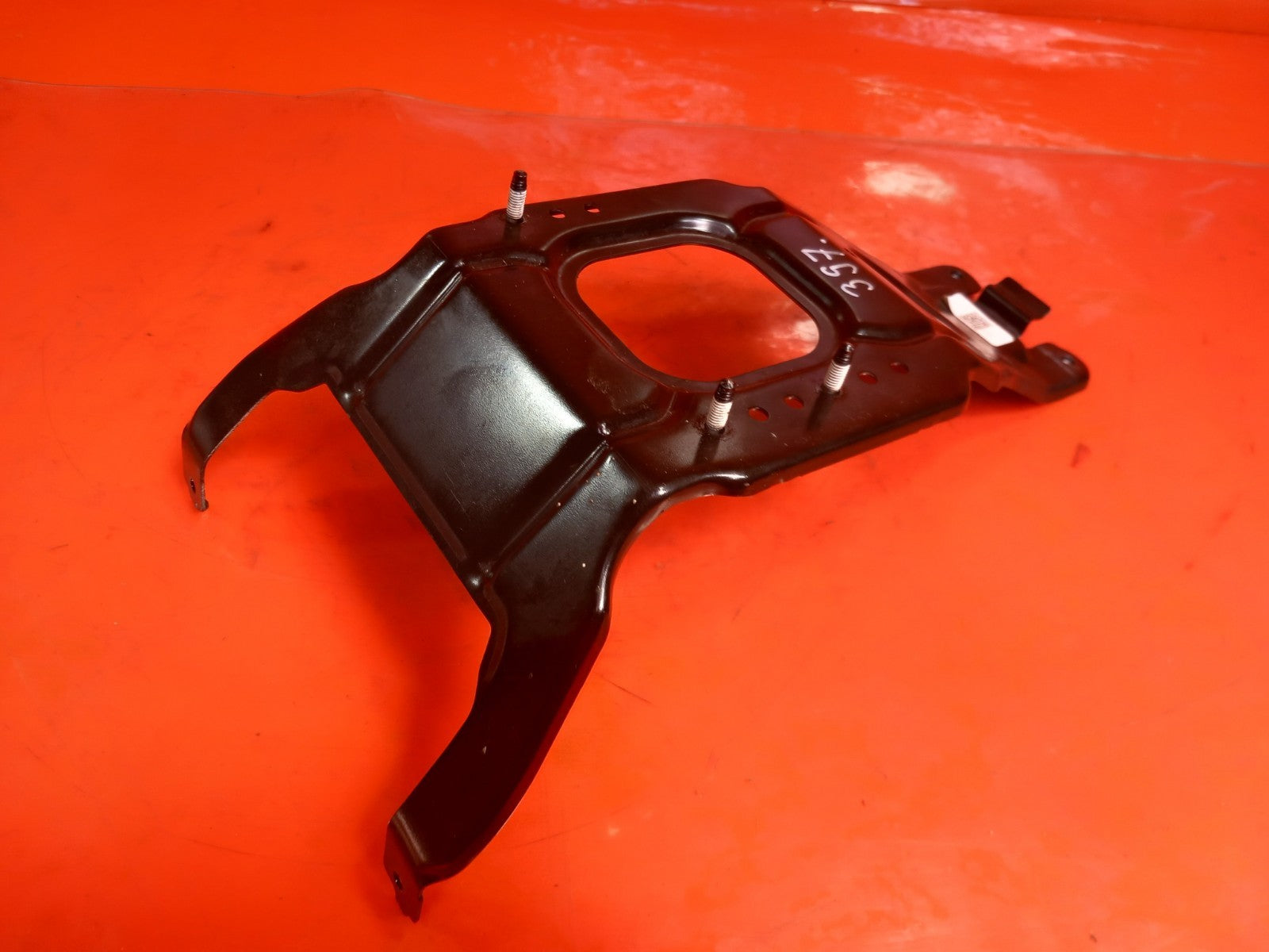 Mercedes Gle 450D AMG 3.0 Diesel 2025 Front Distance Radar Sensor Bracket A397 - Image 8
