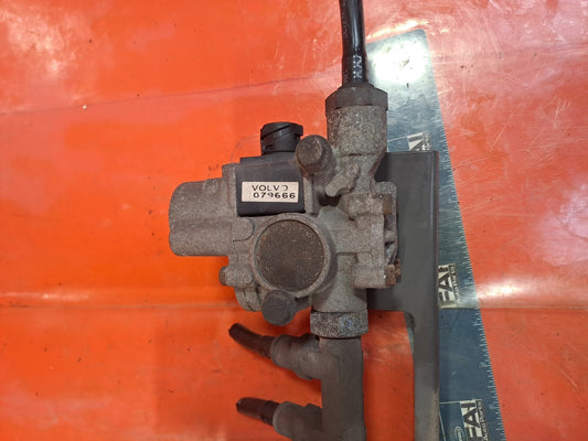 ✅VOLVO FL 5.5 DIESEL 2003 FRONT AXLE RIGHT ABS VALVE ABS 1079666 Warranty A324 - Image 2