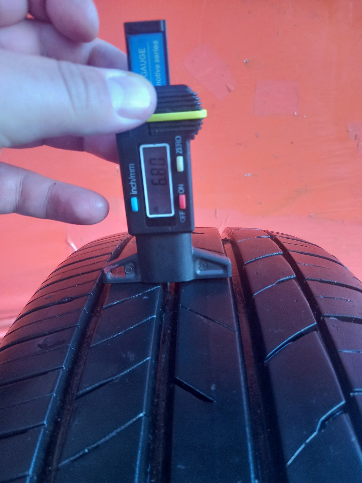 Kumho Ecsta Tyre 205/60 ZR16 6,80 mm Warranty xAA - Image 8