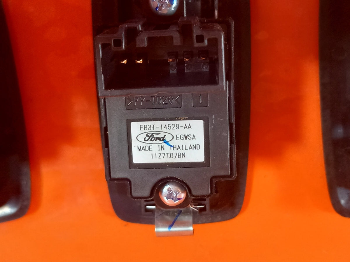 ebay-src:https://i.ebayimg.com/00/s/mtiwmfgxnjaw/z/tlsaaeswhefqnw21/$_57.jpg