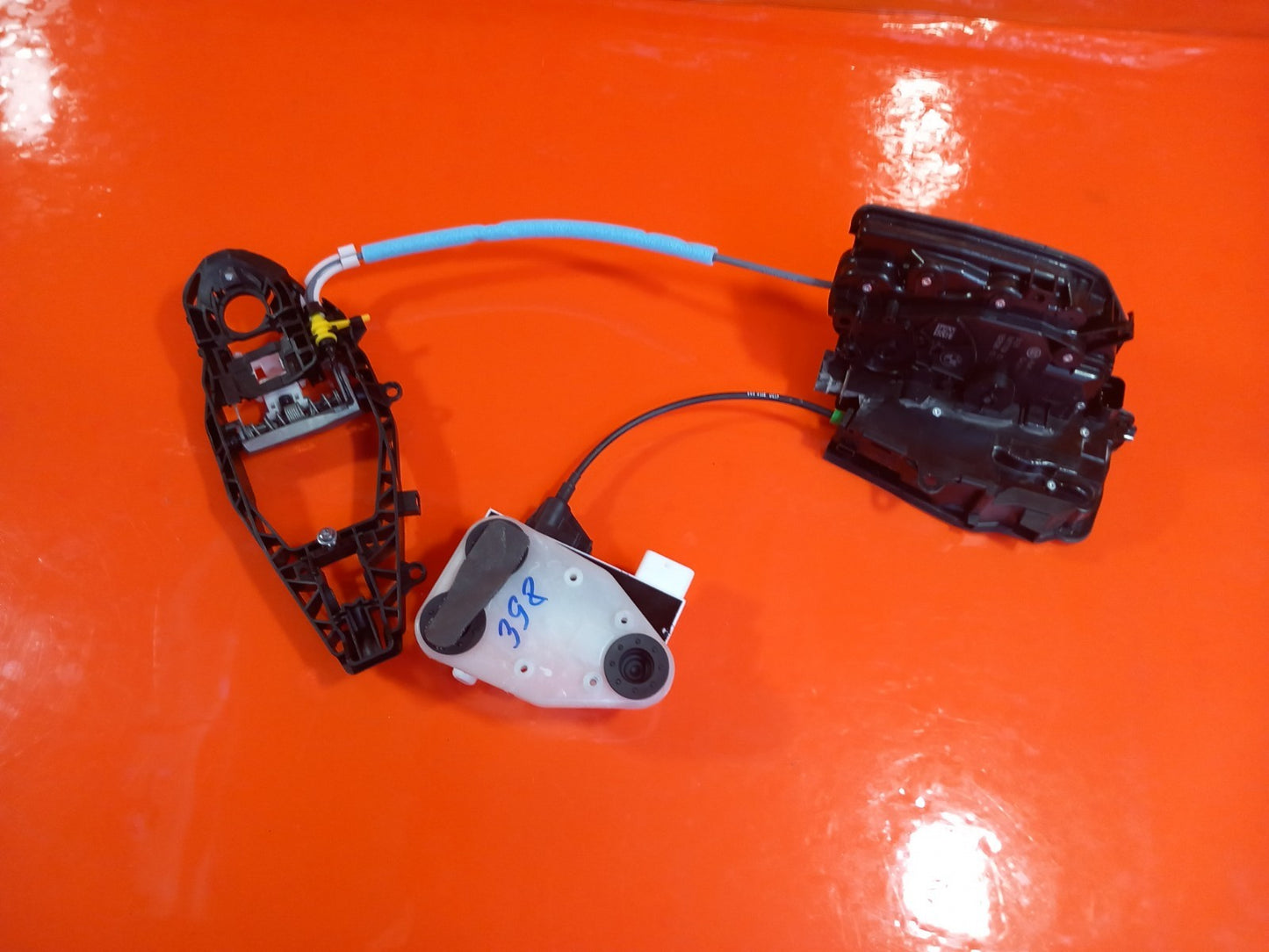BMW X5 G05 Xdrive 50e M Sport 3.0 Petrol 2025 Front Left Door Lock 7477709 A398 - Image 2