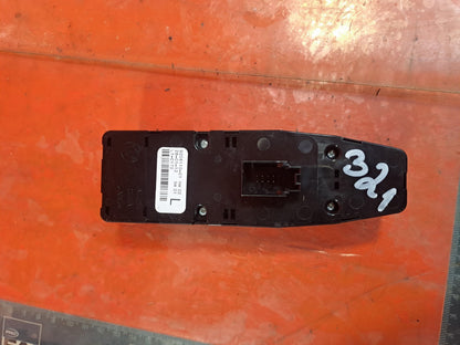 ✅BMW 3 SERIES F30 320D 2.0 DIESEL 2012 FRONT RIGHT & LEFT WINDOW SWITCHES A321 - Image 4