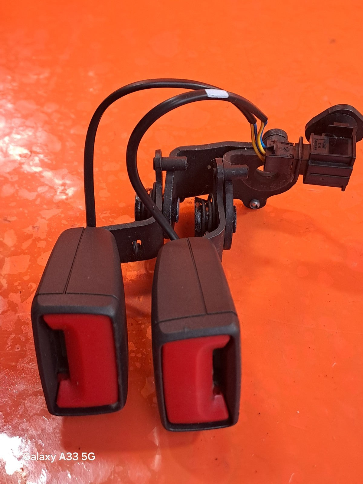 ✅2023 CUPRA FORMENTOR REAR DOUBLE SEAT BELT BUCKLE + WARRANTY A336 - Image 3