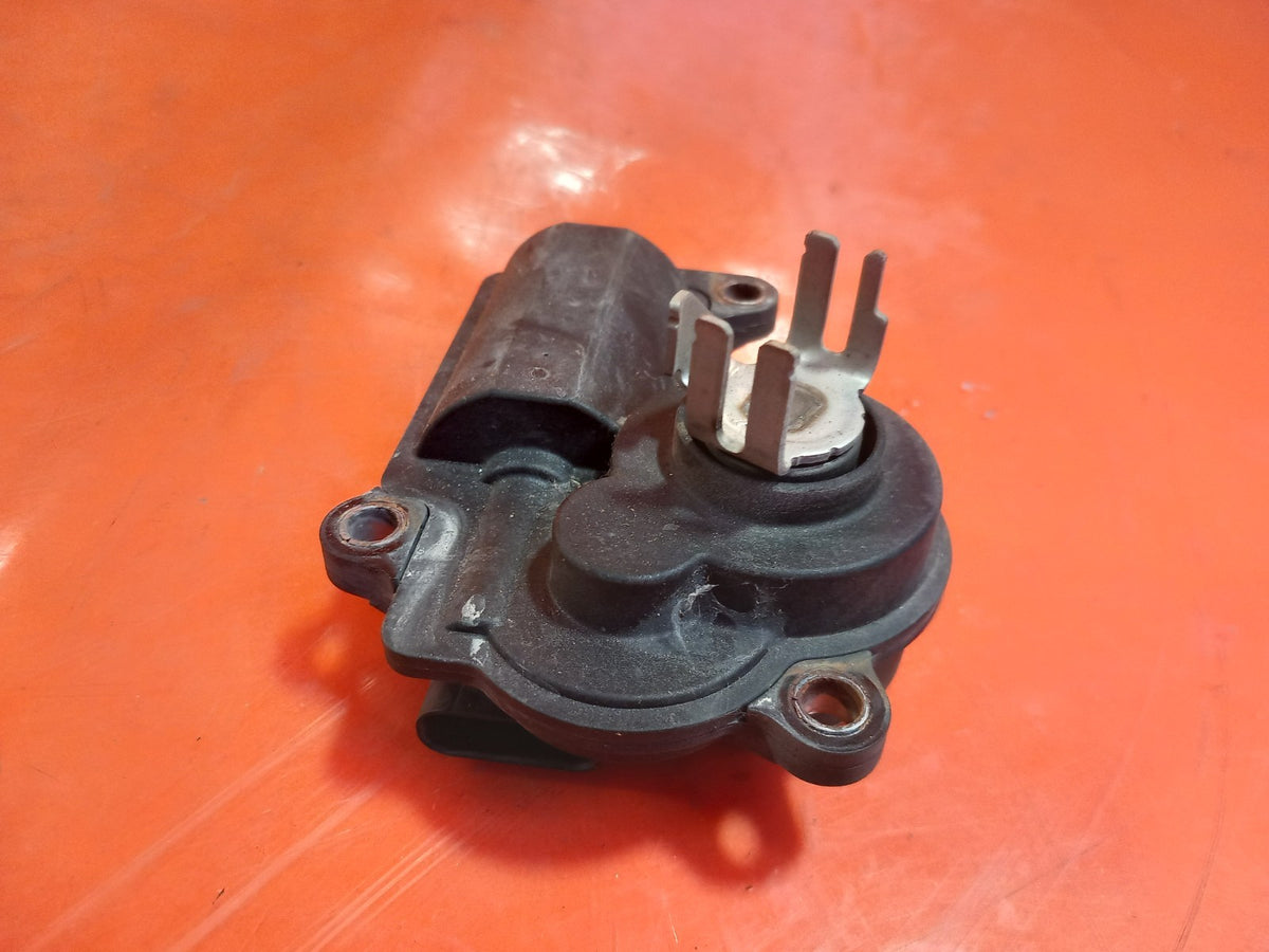 ebay-src:https://i.ebayimg.com/00/s/mtiwmfgxnjaw/z/rlsaaeswk~zqgamj/$_57.jpg