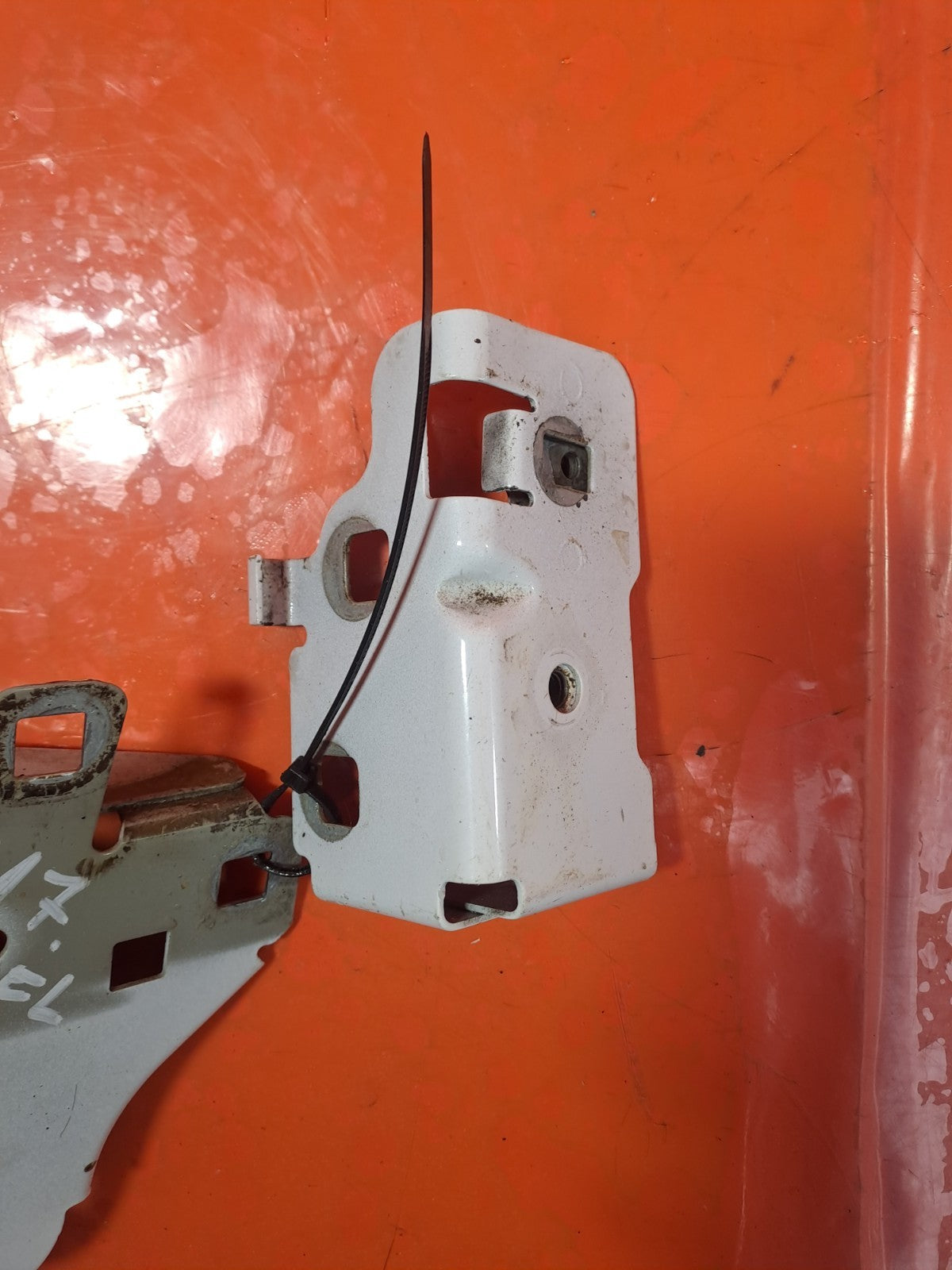 ✅RENAULT ZOE DYNAMIQUE 2015 FRONT LEFT WING BRACKETS 620425323R Warranty A317 - Image 7