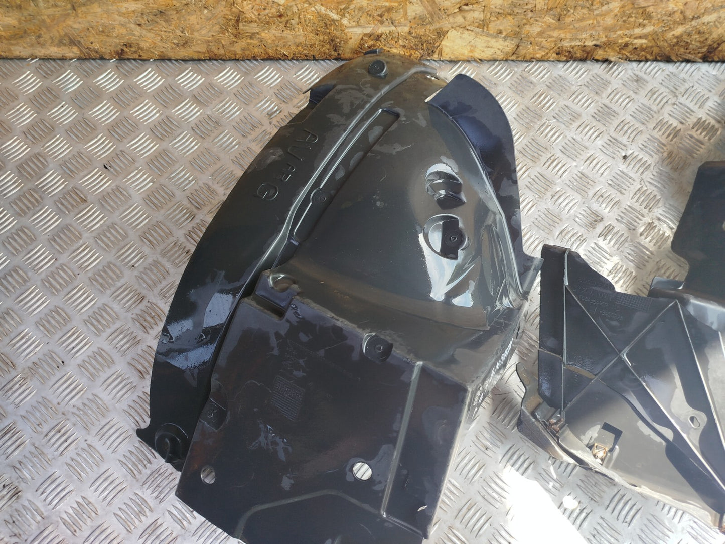 ✅Renault Trafic III Sl27 Sport 2016 1.6 Diesel FRONT LEFT WHEEL ARCH LINER A256 - Image 4