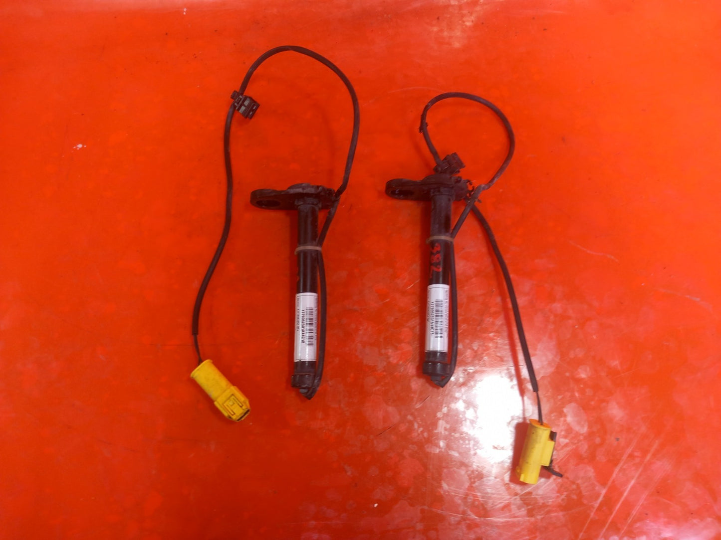Mercedes W177 A180 Sport 1.5 Diesel 2019 Pair Left Right Bonnet Actuators A382 - Image 2