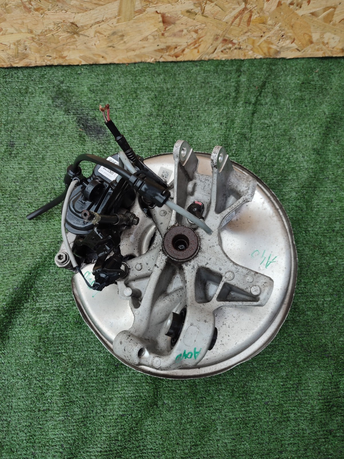 2019 AUDI A6 S LINE 2.0D REAR RIGHT BRAKE DISC WHEEL HUB 8W0615612D A040 - Image 2