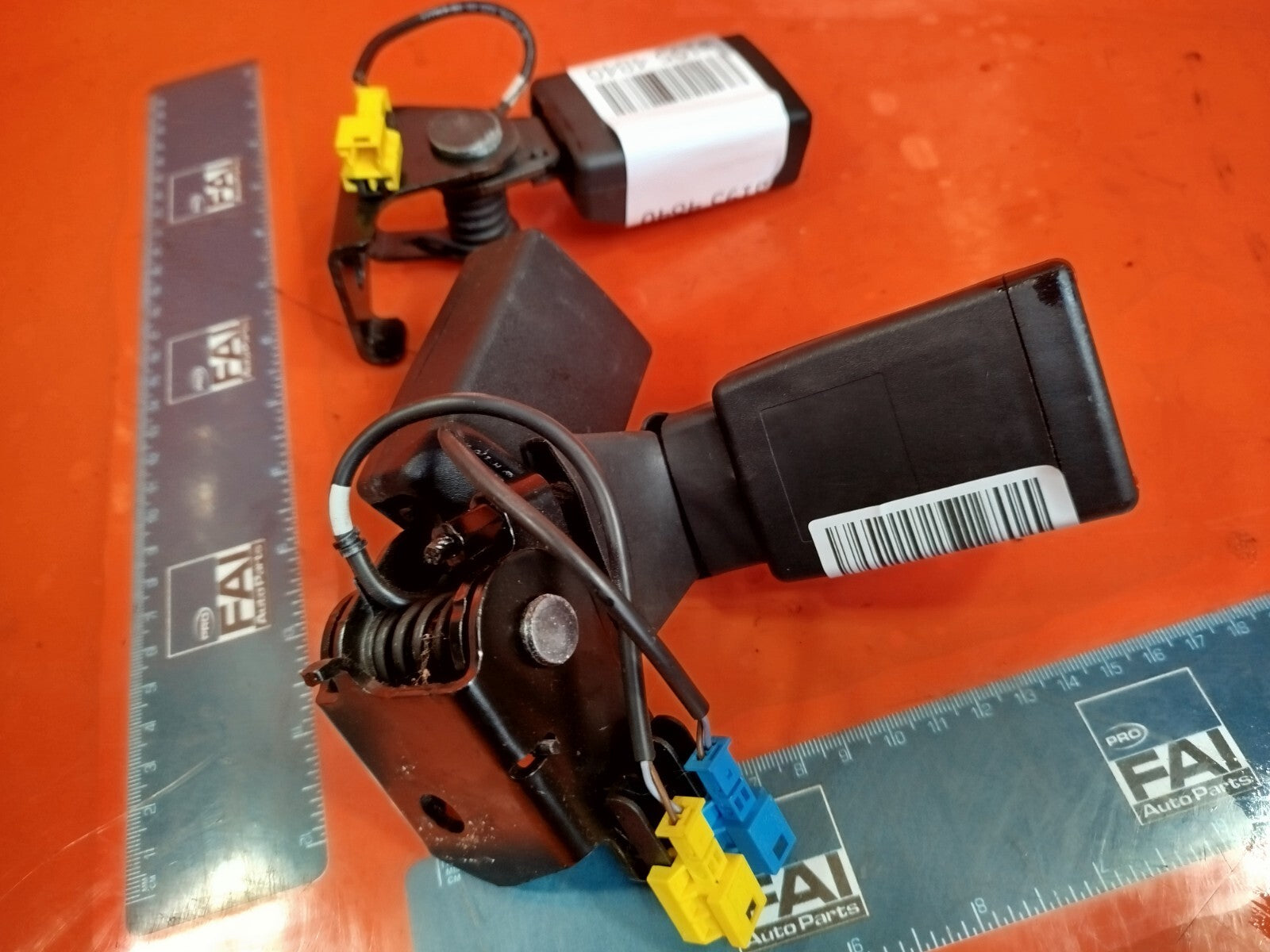 ✅2013 MERCEDES A CLASS W176 AMG REAR SEAT BELT BUCKLE CENTER TWIN & LEFT A195 - Image 3