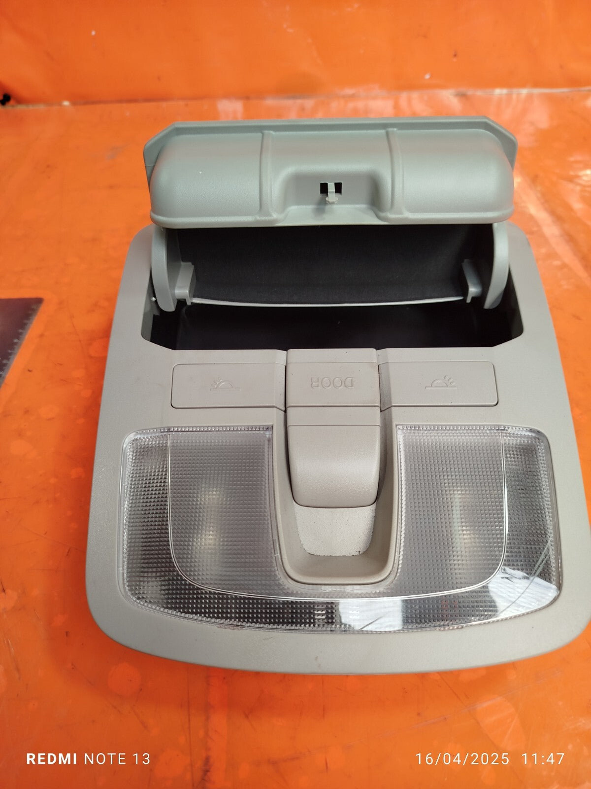 ✅Ssangyong Tivoli Ex 2016 1.6 Diesel FRONT INTERIOR ROOF LIGHT 77670-34000 A279 - Image 6