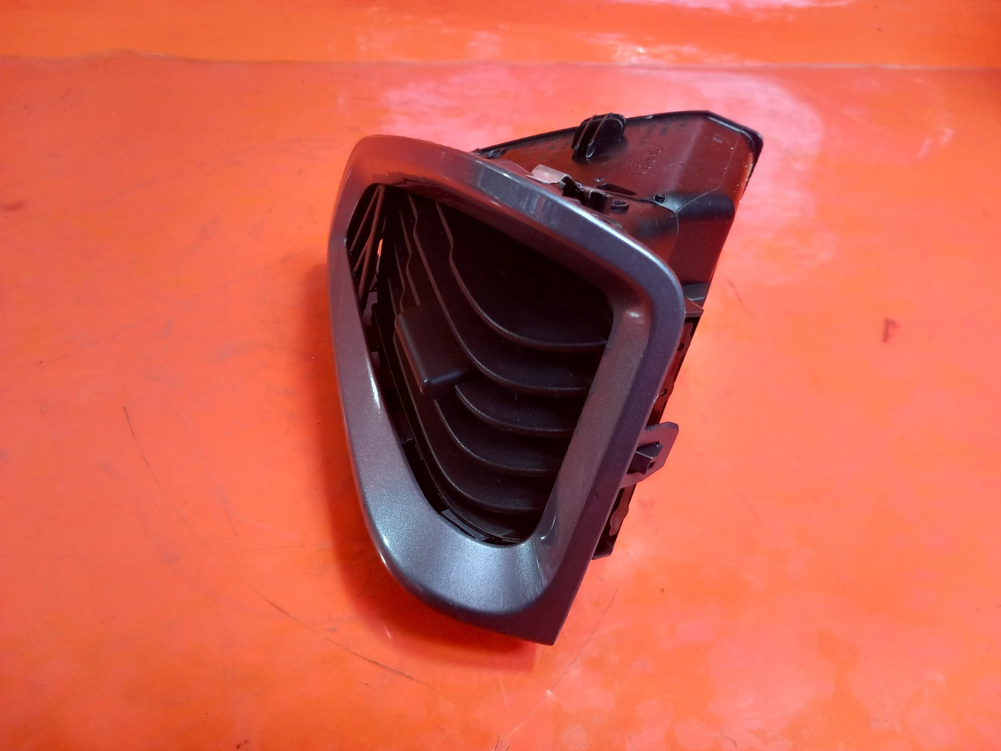 2015 Ford Tourneo Custom Front Left Air Vent BK21-V018B09 Warranty A377 - Image 2