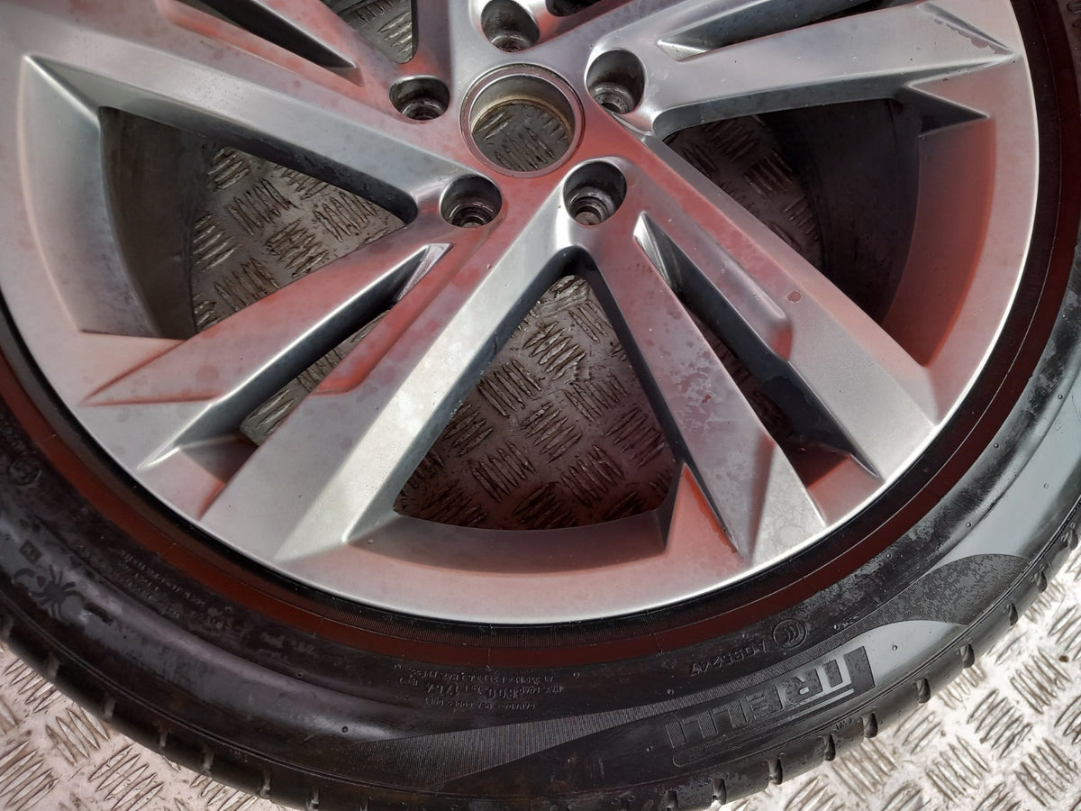 VW Tiguan 2016-2024 Alloy Wheel with Tyre 255/45 R19 5NA601025AM xAA - Image 6