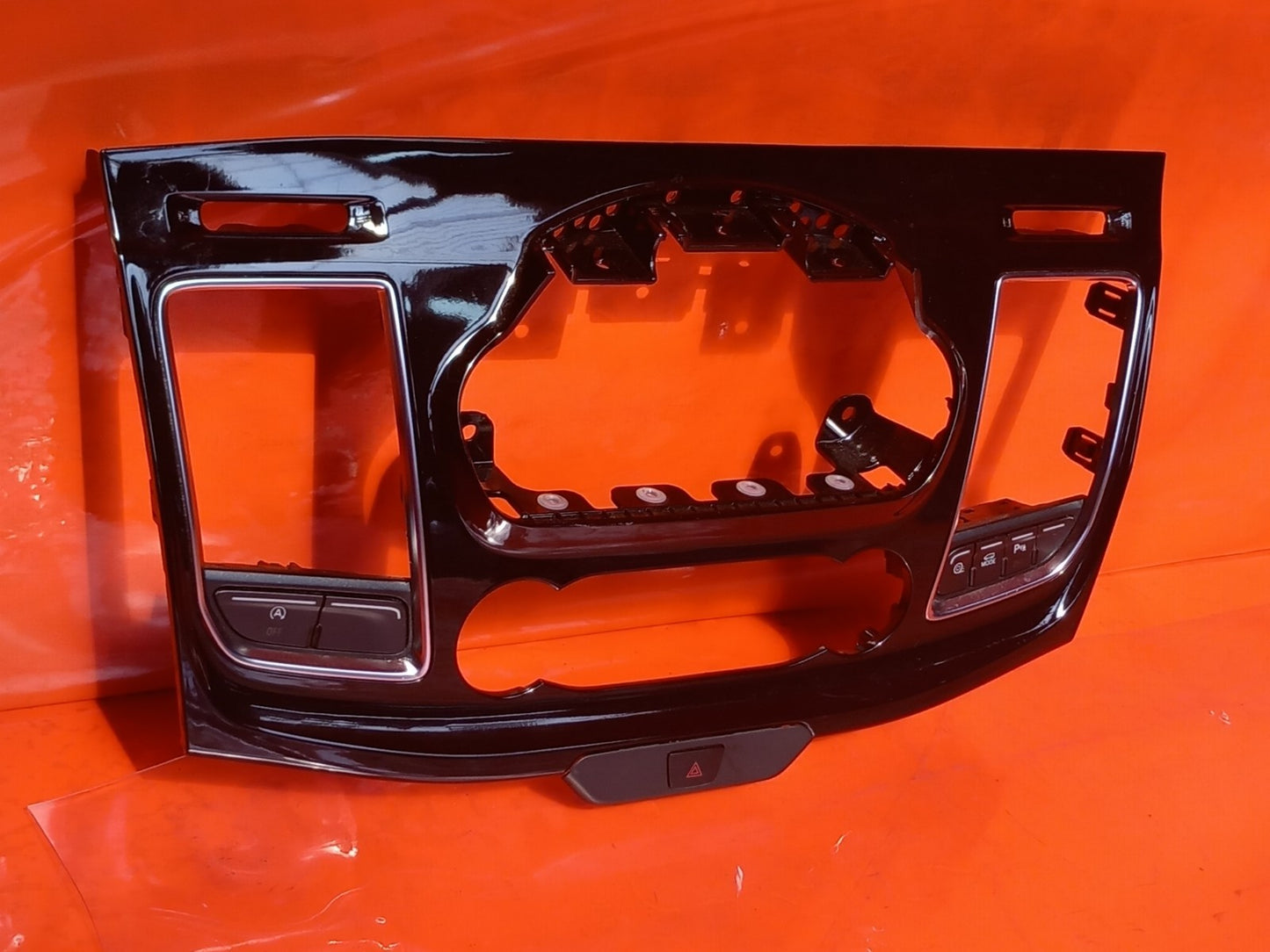 ✅Ford Transit Custom 2.0 Diesel 2021 Dashboard Centre Surround Trim Panel A372 - Image 9