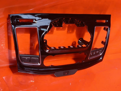 ✅Ford Transit Custom 2.0 Diesel 2021 Dashboard Centre Surround Trim Panel A372 - Image 9