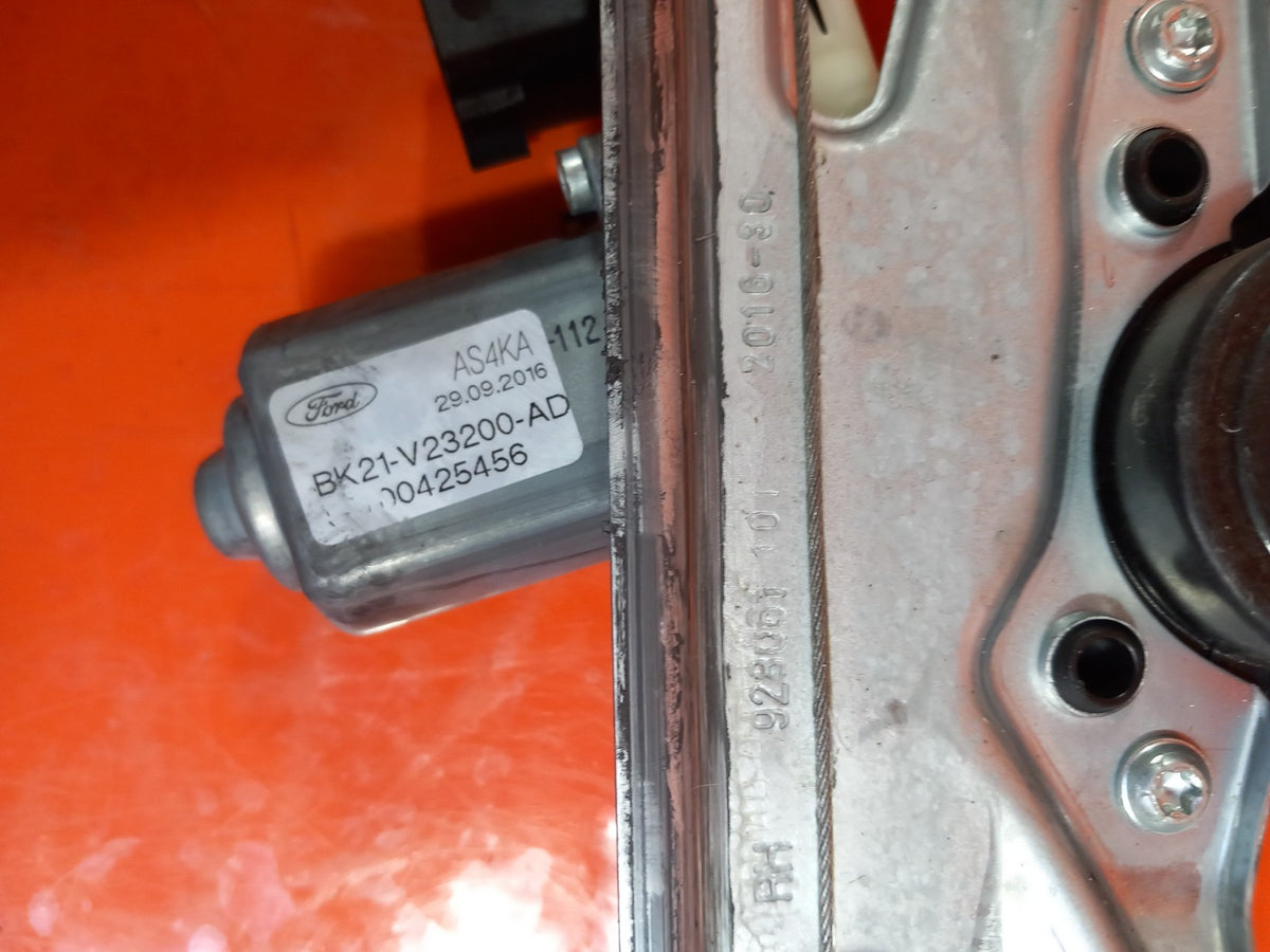 ebay-src:https://i.ebayimg.com/00/s/mtiwmfgxnjaw/z/wqsaaeswa-rqvfkq/$_57.jpg