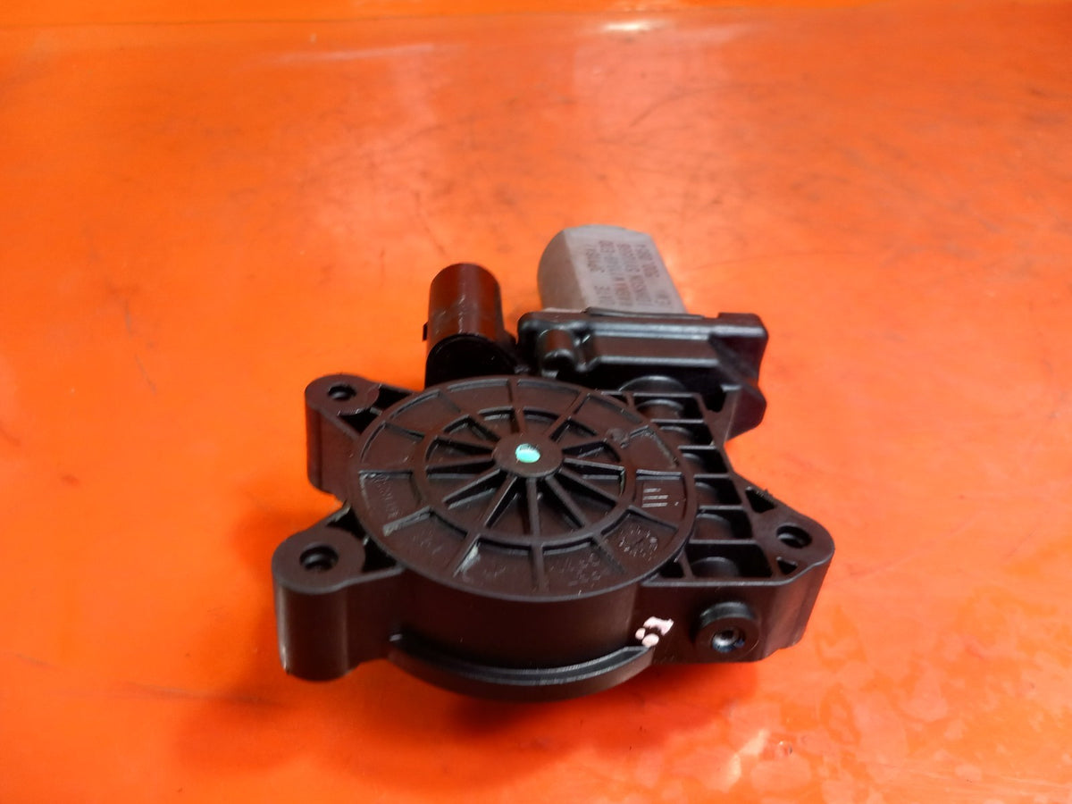 ebay-src:https://i.ebayimg.com/00/s/mtiwmfgxnjaw/z/bjkaaeswxyxqhff~/$_57.jpg