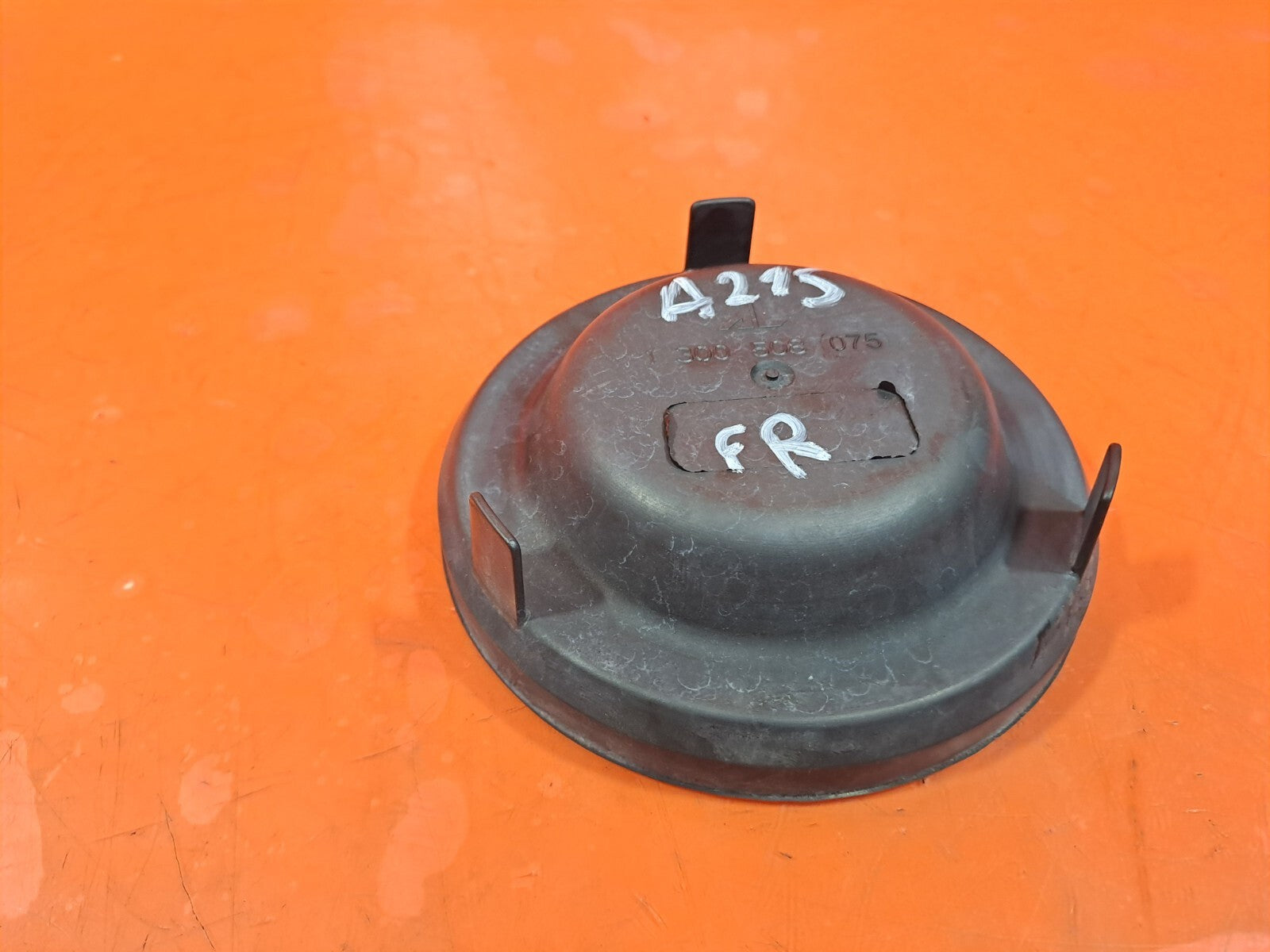 2015 VW TRANSPORTER T30 HIGHLINE 2.0D FRONT RIGHT HEADLIGHT PROTECTION CAPS A215 - Image 3