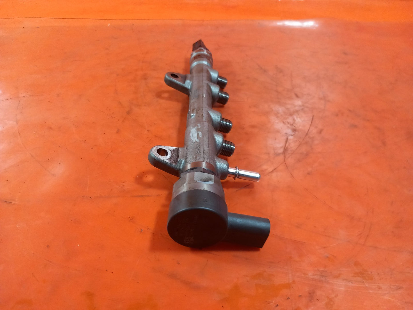 2021 BMW 1 Series F40 Fuel Injection Rail 8579238 Warranty A365 - Image 3