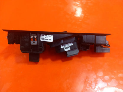 2021 VW Transporter T30 Driver Side Window Switch 7LA868247P Warranty A412 - Image 4