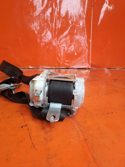 ✅Ssangyong Korando C 2013 2.0 Diesel FRONT RIGHT SEAT BELT Warranty A282 - Image 4