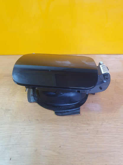 ✅2023 BMW I4 G26 E-DRIVE 40 M SPORT FUEL TANK FILLER FLAP BLACK 9323528 A190 - Image 8