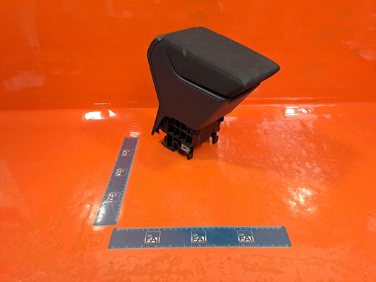 2023 VW TAIGO LIFE 1.0P CENTRE CONSOLE ARMREST 6F0864207AD + WARRANTY A219 - Image 1