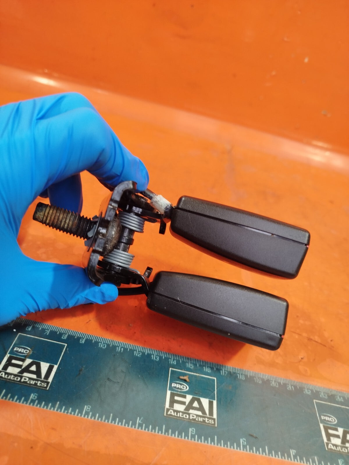 ✅Ford Mondeo Titanium 2015 2.0 Diesel REAR SEAT BELT BUCKLE DS73-F613K12-AC35B8 - Image 6