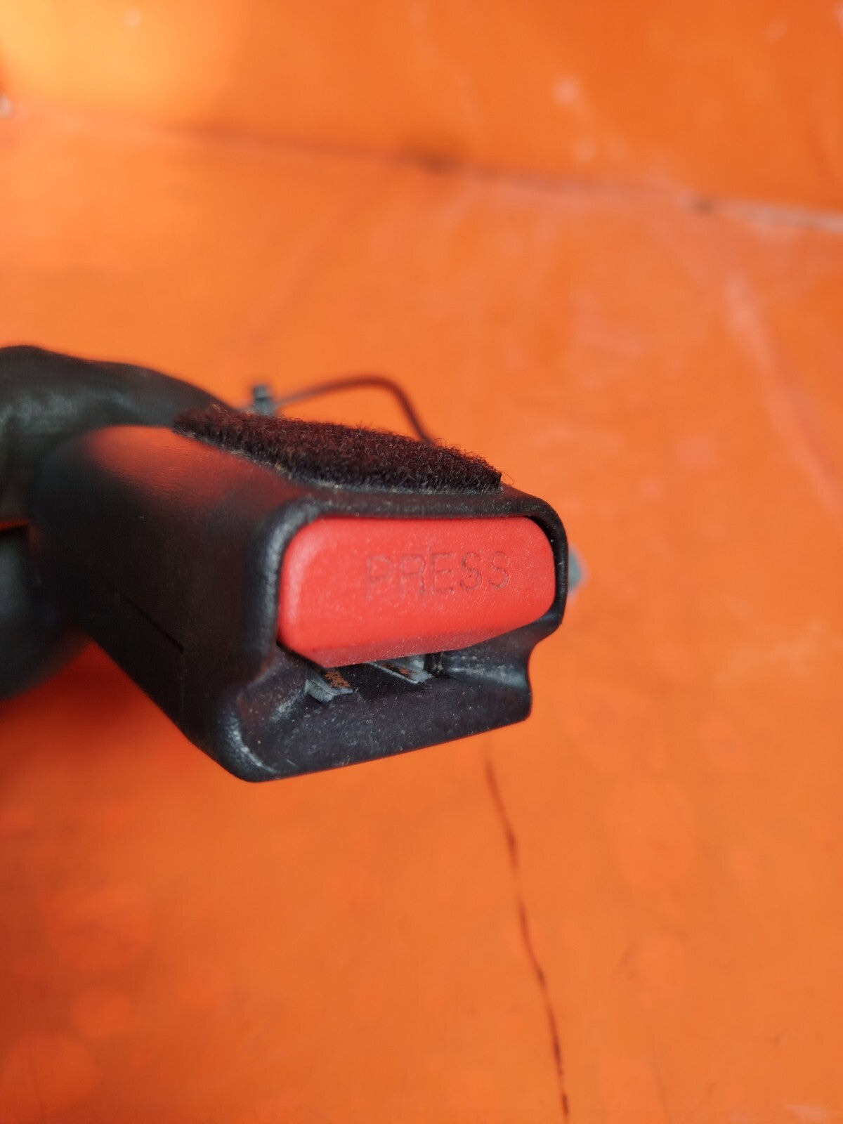 ✅TESLA MODEL 3 LONG RANGE 2020 FRONT RIGHT SEAT BELT BUCKLE 1090323-01-D A266 - Image 12