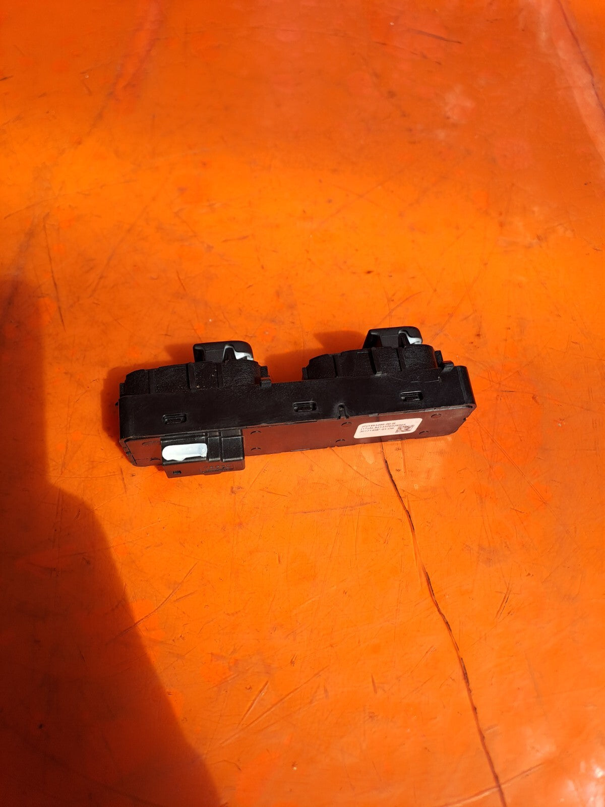 ebay-src:https://i.ebayimg.com/00/s/mtywmfgxmjaw/z/cvaaaoswm5vn-bf8/$_57.jpg