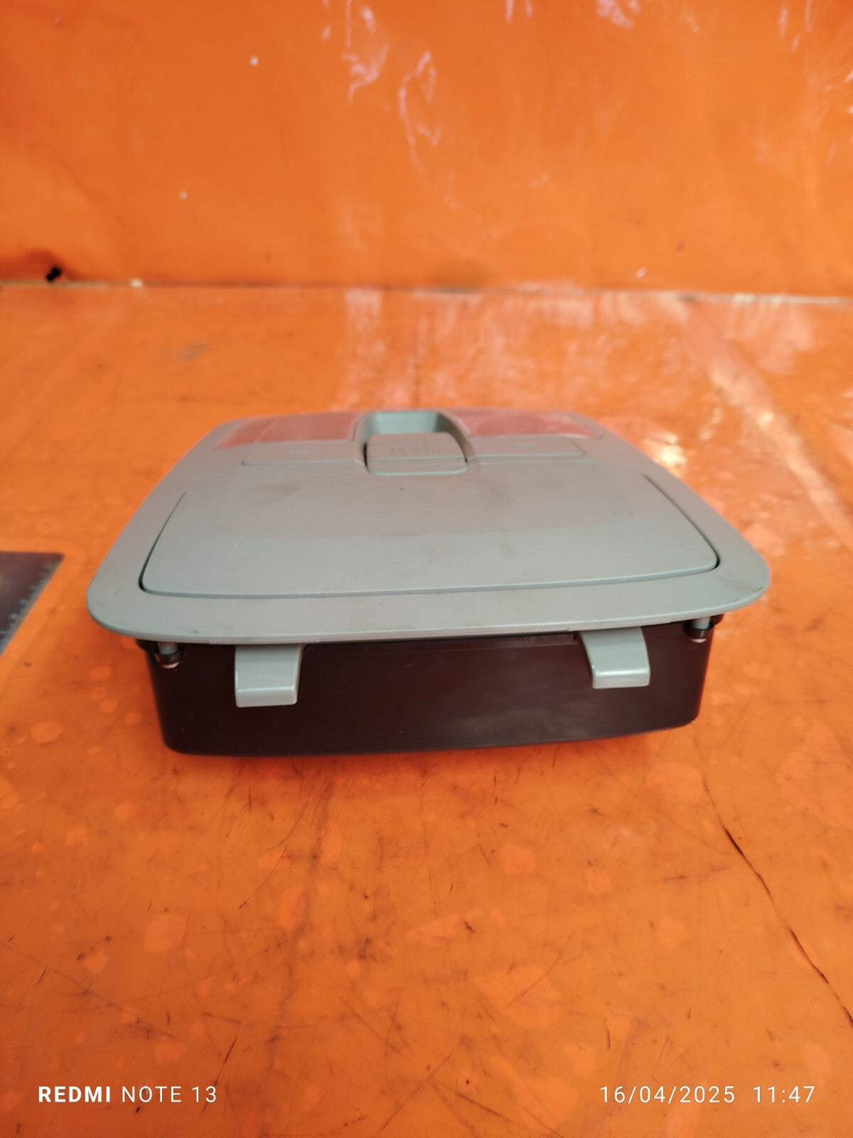 ✅Ssangyong Tivoli Ex 2016 1.6 Diesel FRONT INTERIOR ROOF LIGHT 77670-34000 A279 - Image 5
