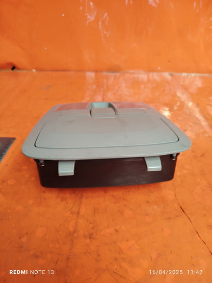 ✅Ssangyong Tivoli Ex 2016 1.6 Diesel FRONT INTERIOR ROOF LIGHT 77670-34000 A279 - Image 5