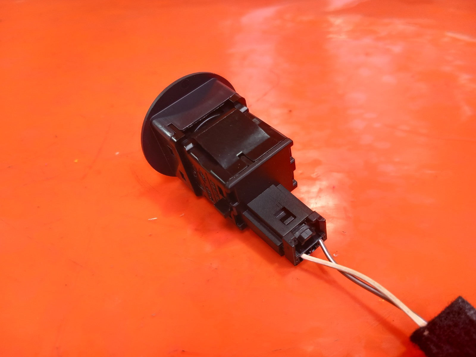 2024 Dacia Jogger Passenger Airbag On Off Switch 681999278R Warranty A391 - Image 3