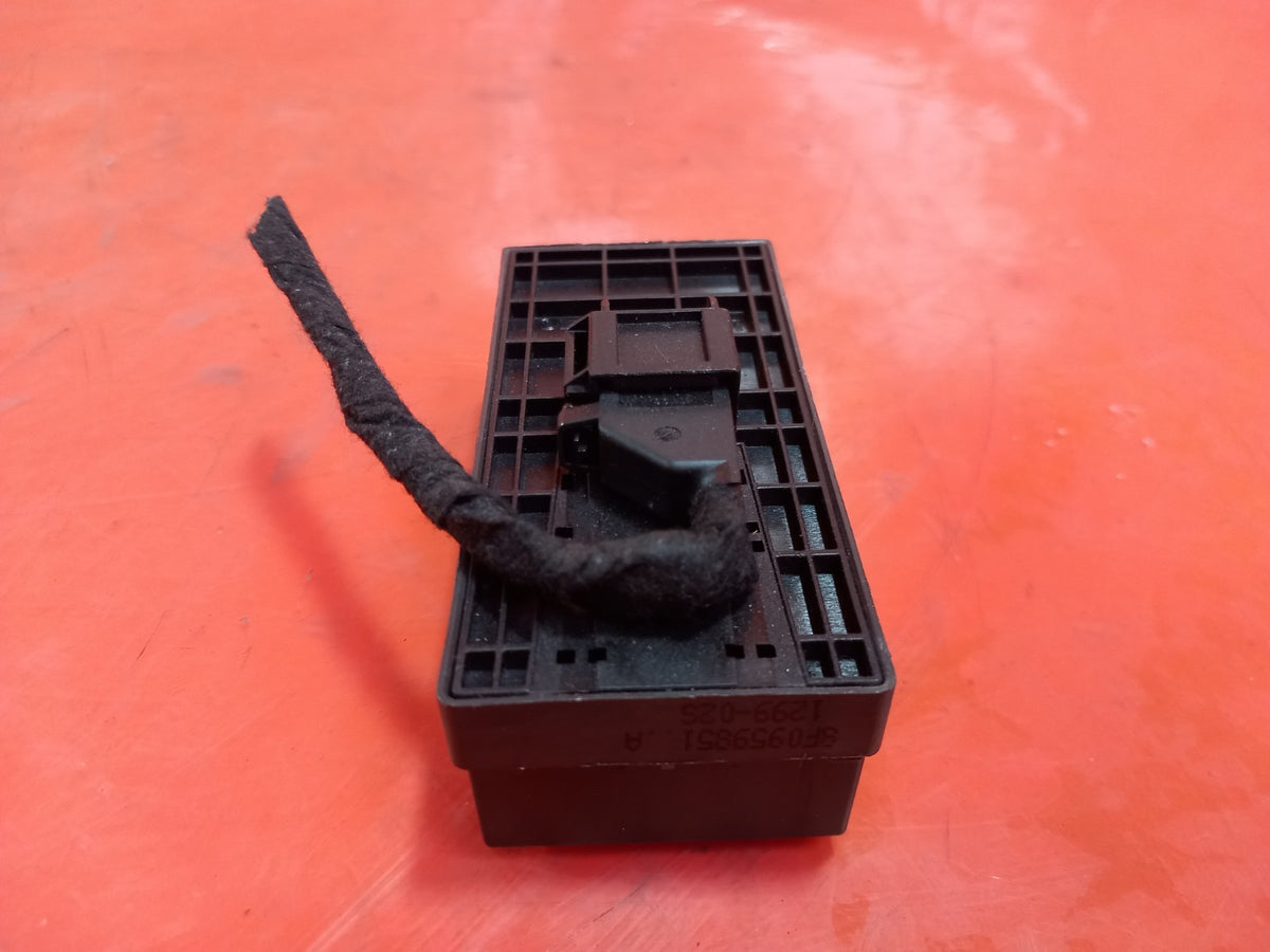 ebay-src:https://i.ebayimg.com/00/s/mtiwmfgxnjaw/z/wzgaaeswr7pqhblp/$_57.jpg