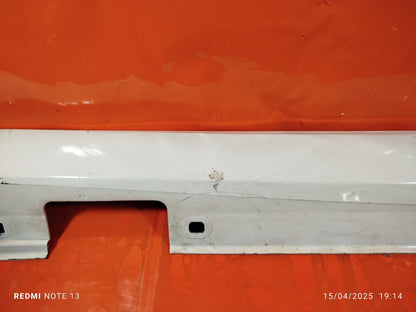 ✅MERCEDES A180 W176 1.5 DIESEL 2015 RIGHT SIDE SILL SKIRT WHITE A2466901440 A096 - Image 8