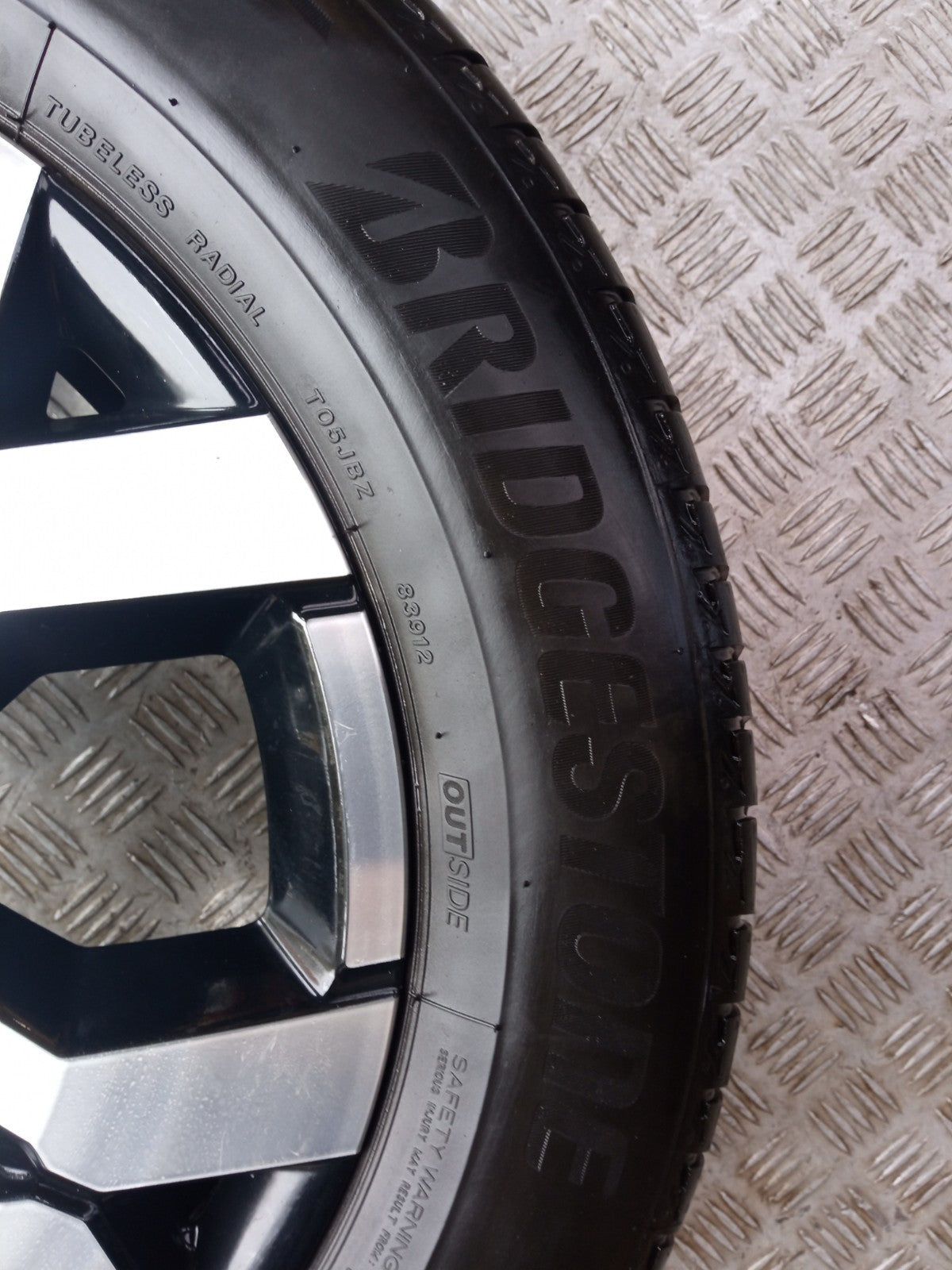 ✅Dacia Duster Journey 1.3 Petrol 2024 Alloy Wheel & Tyre 215/60 R17 403005180R - Image 3