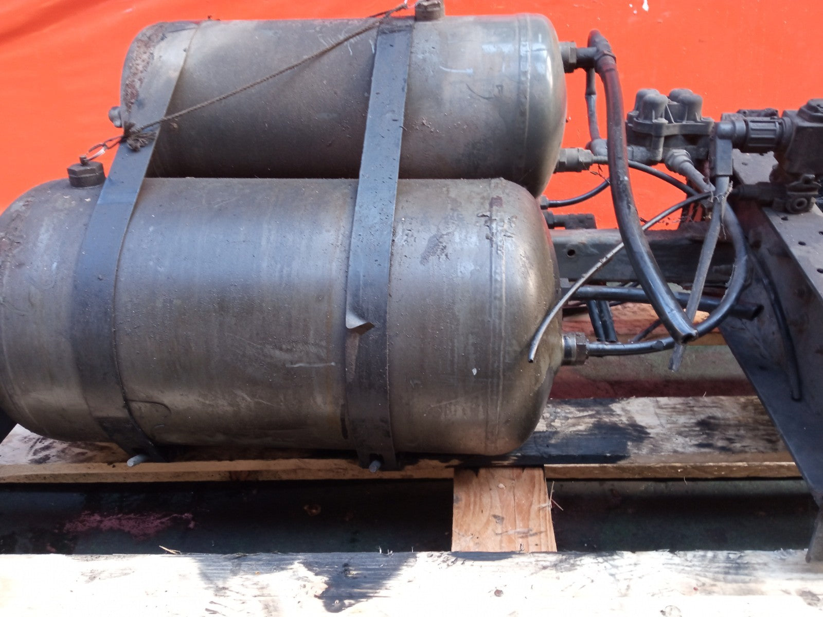 ✅Volvo FL 5.5 Diesel 2003 Air Tank Accumulator Assembly Warranty A324 - Image 10