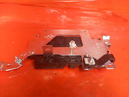 2025 Land Rover Defender L663 Power Distribution Fuse Box M8B2-14A004-PA A396 - Image 7