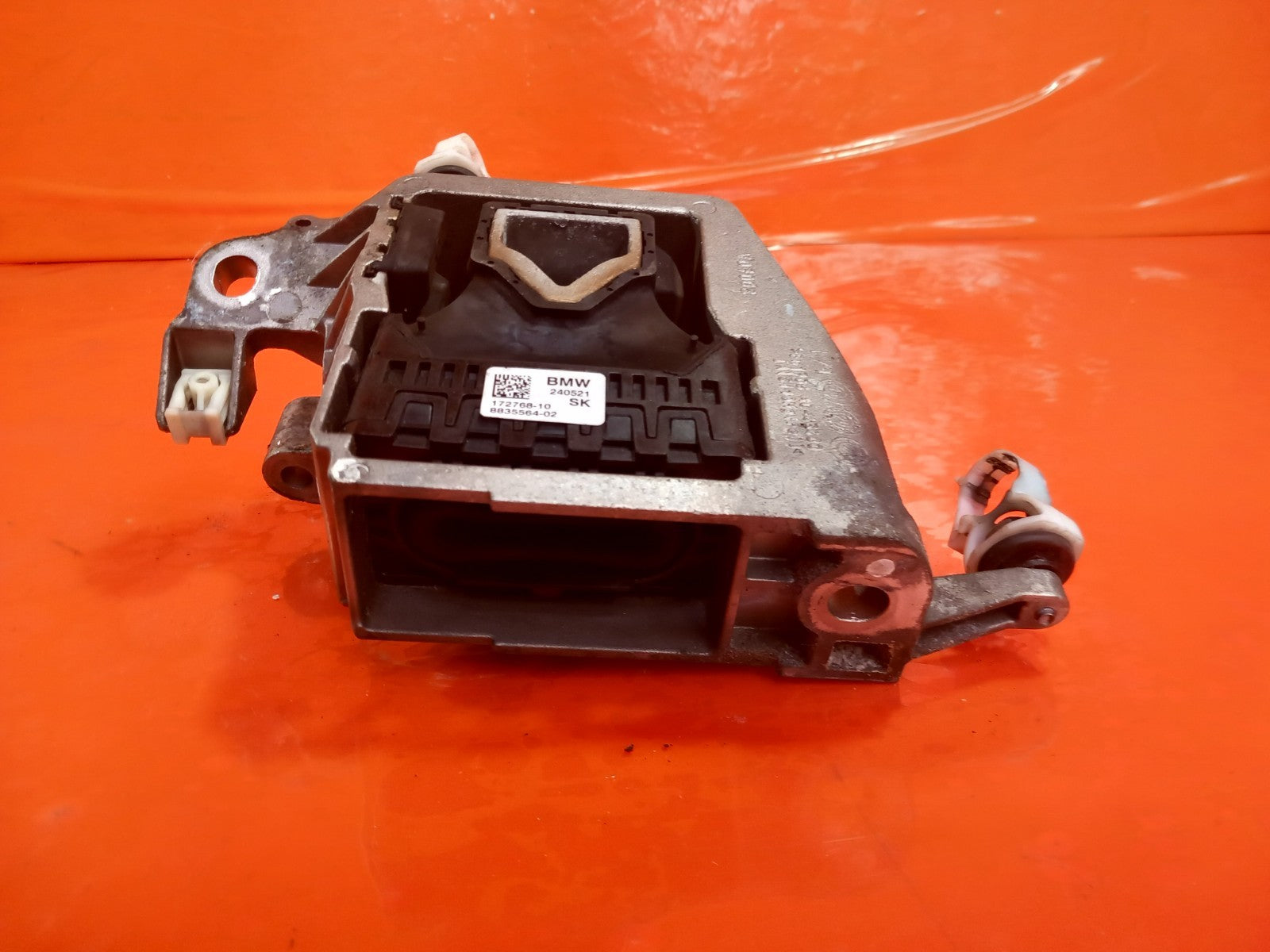ebay-src:https://i.ebayimg.com/00/s/mtiwmfgxnjaw/z/zeeaaesw5evqnbtl/$_57.jpg