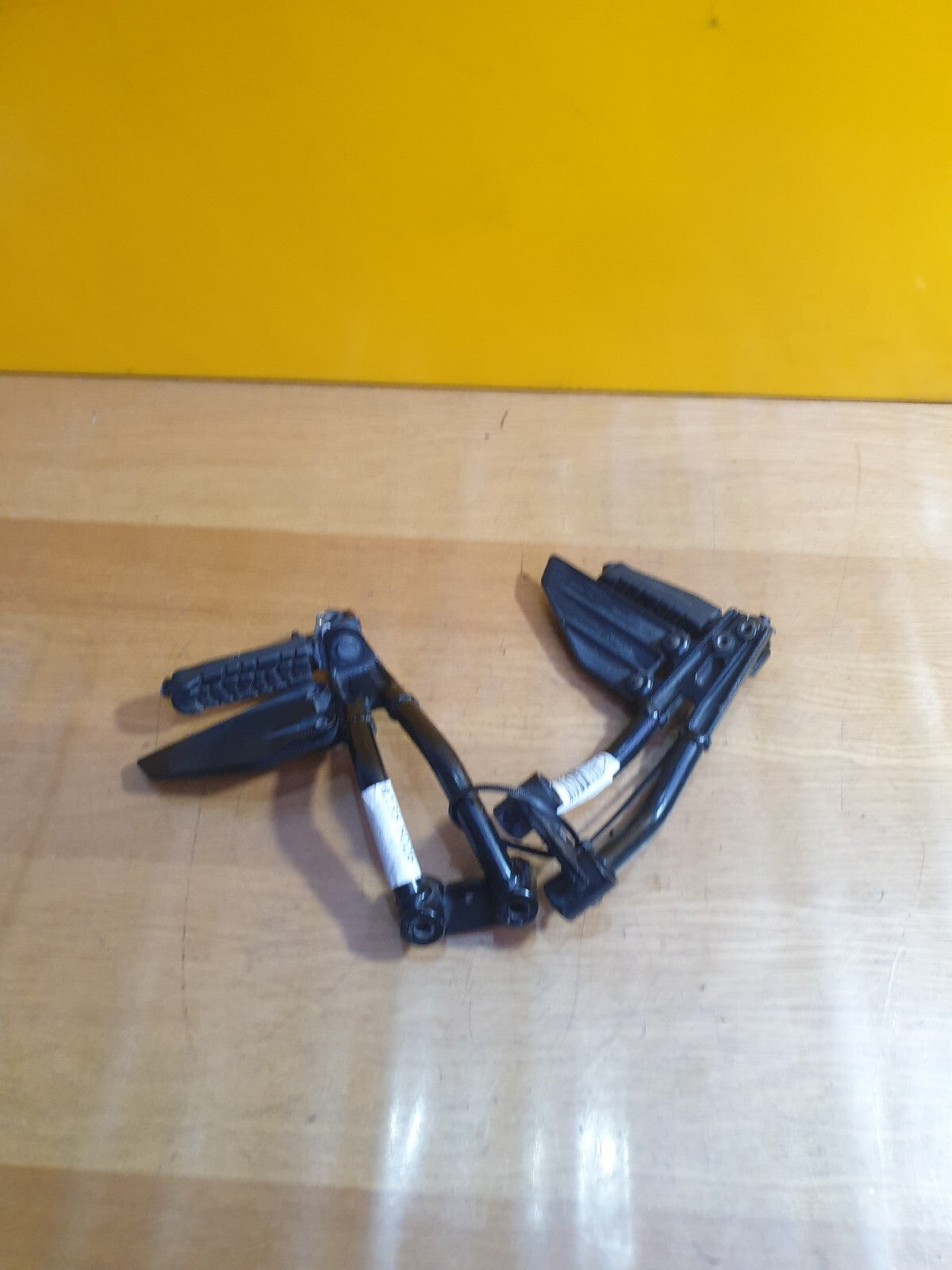 ✅KTM 125 Duke Petrol 2019 Rear Pillion Footrest Pair JP113013 + Warranty A135 - Image 2